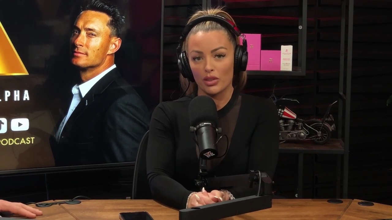x2mate_com-Ep_14_-_Power_Alphas_Podcast__Super_Bowl2C_Taylor_Swift2C_Travis_Kelce___Mandy_Rose__mp45093.jpg