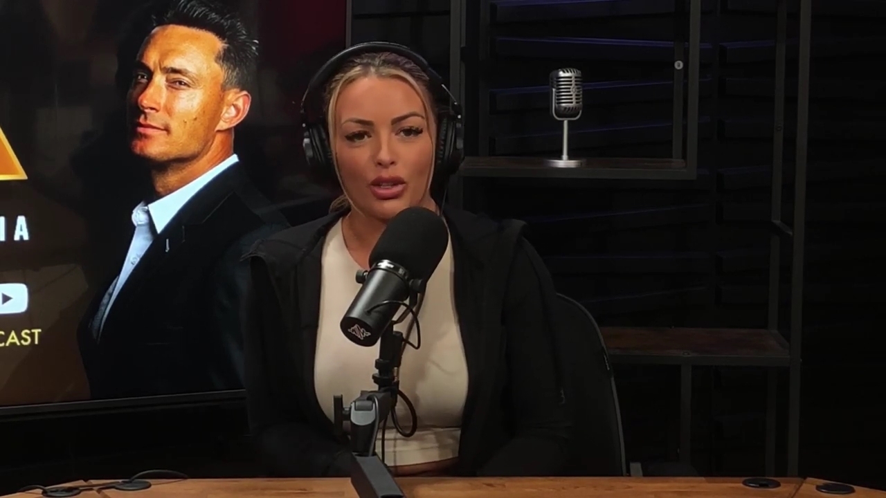 x2mate_com-Ep_15_-_Power_Alphas_Podcast__Chris_Van_Vliet___Mandy_Rose__mp40293.jpg