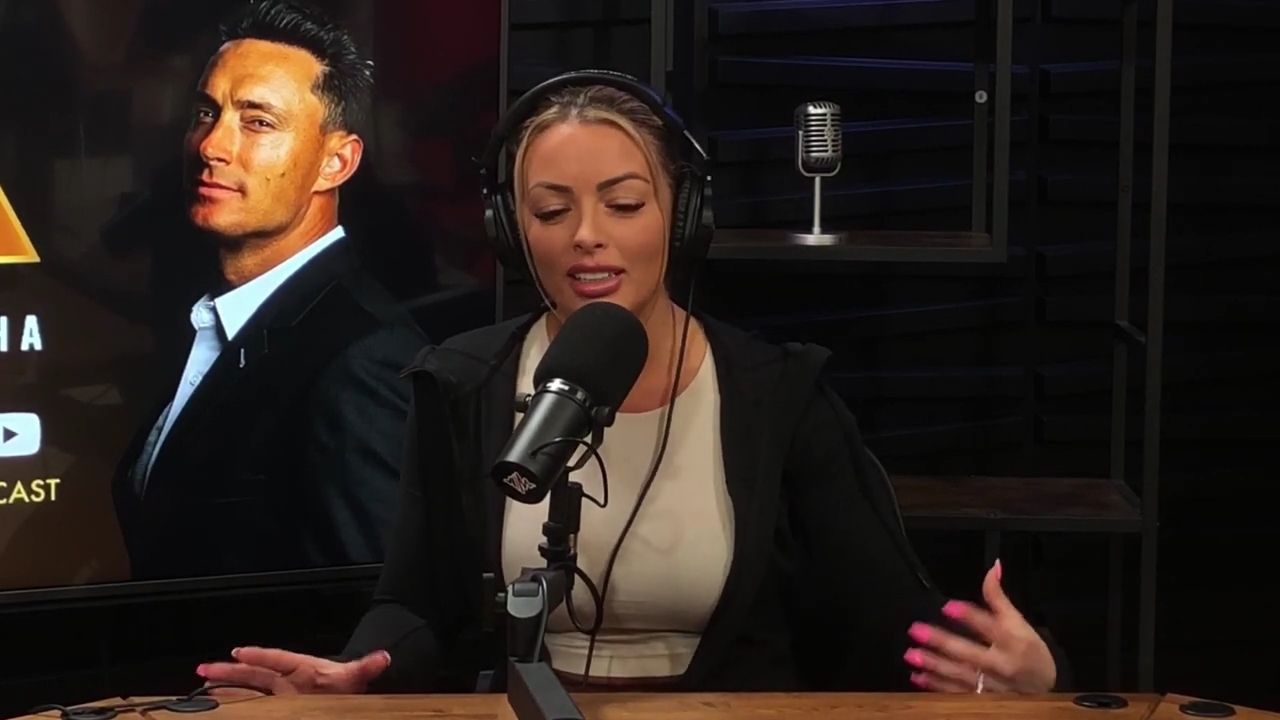 x2mate_com-Ep_15_-_Power_Alphas_Podcast__Chris_Van_Vliet___Mandy_Rose__mp40310.jpg