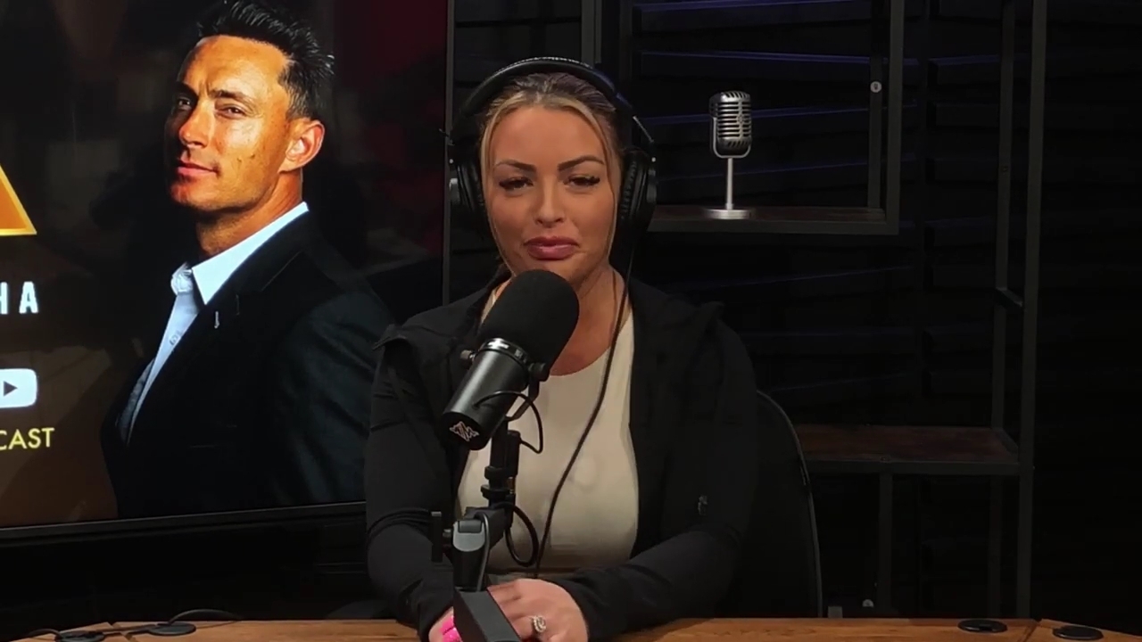 x2mate_com-Ep_15_-_Power_Alphas_Podcast__Chris_Van_Vliet___Mandy_Rose__mp40313.jpg