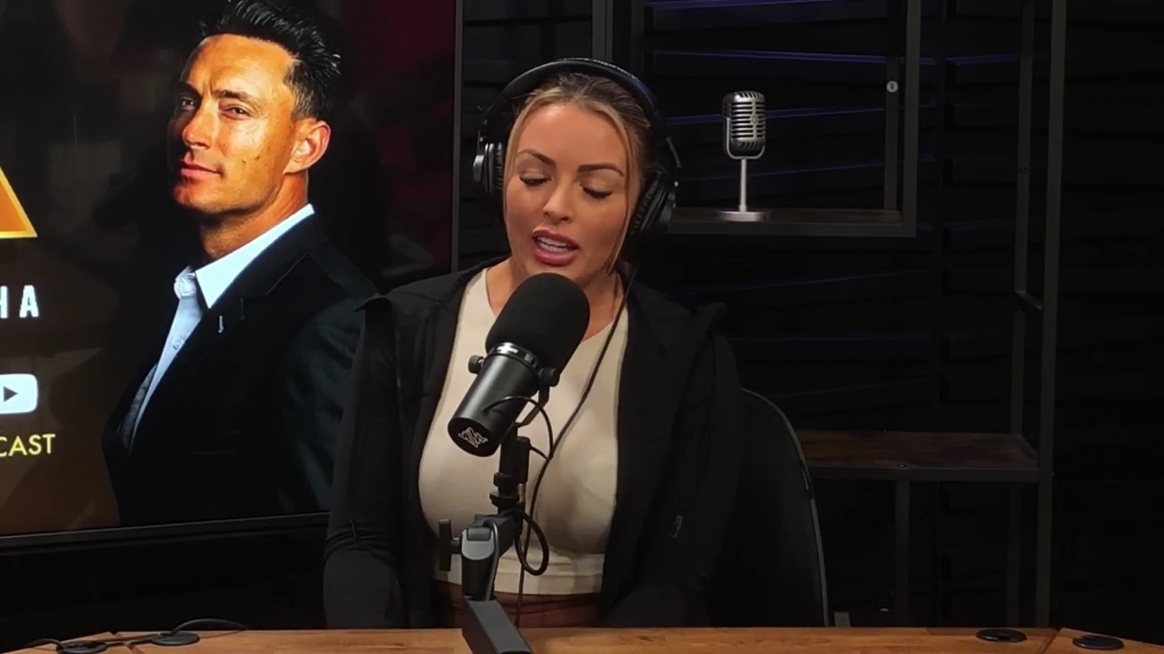 x2mate_com-Ep_15_-_Power_Alphas_Podcast__Chris_Van_Vliet___Mandy_Rose__mp40449.jpg