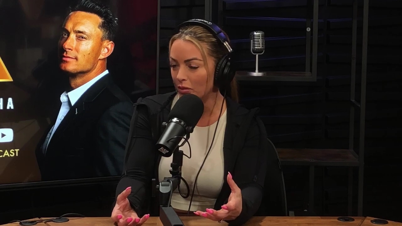 x2mate_com-Ep_15_-_Power_Alphas_Podcast__Chris_Van_Vliet___Mandy_Rose__mp40461.jpg
