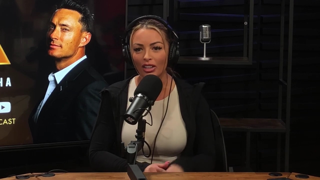 x2mate_com-Ep_15_-_Power_Alphas_Podcast__Chris_Van_Vliet___Mandy_Rose__mp40738.jpg