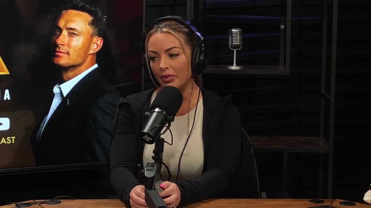 x2mate_com-Ep_15_-_Power_Alphas_Podcast__Chris_Van_Vliet___Mandy_Rose__mp40837.jpg