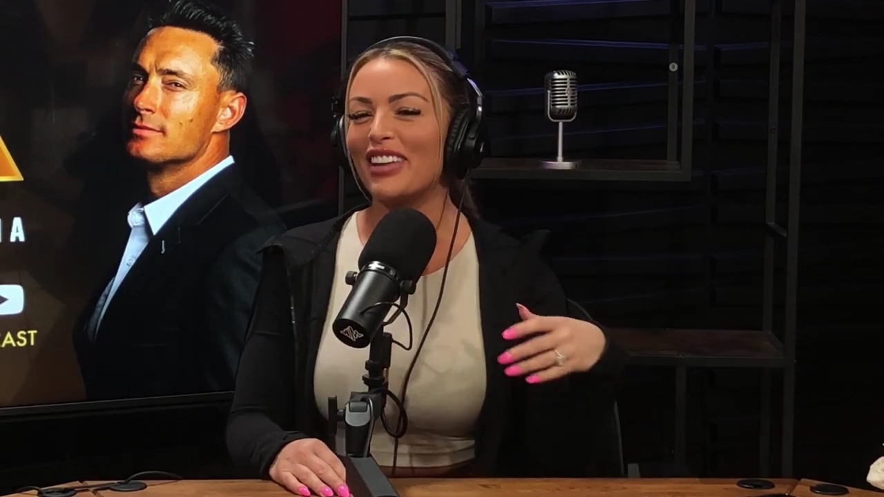 x2mate_com-Ep_15_-_Power_Alphas_Podcast__Chris_Van_Vliet___Mandy_Rose__mp40852.jpg