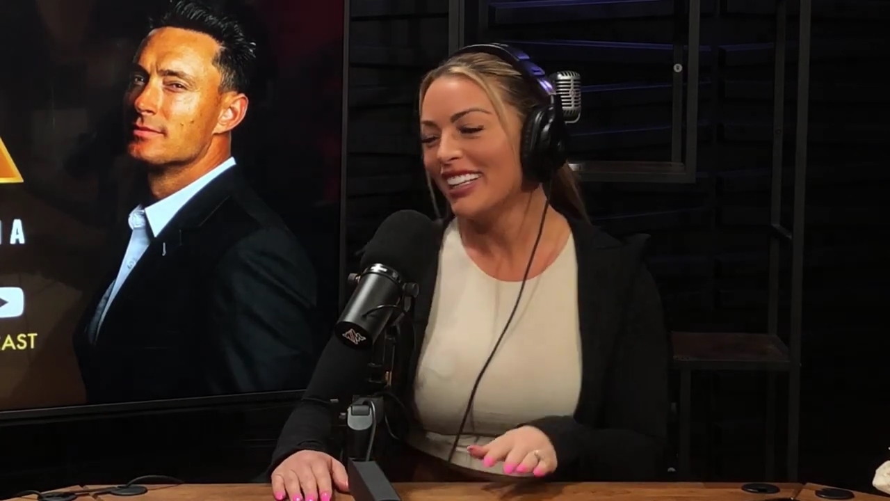 x2mate_com-Ep_15_-_Power_Alphas_Podcast__Chris_Van_Vliet___Mandy_Rose__mp40853.jpg