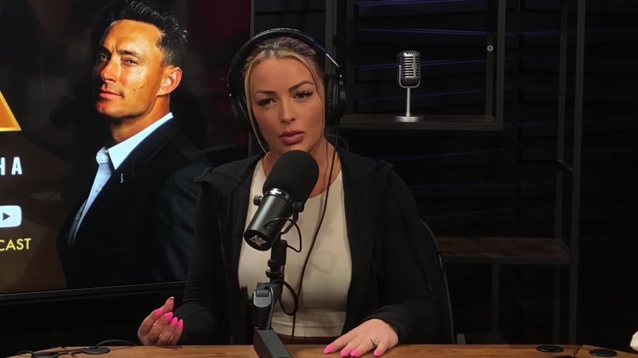 x2mate_com-Ep_15_-_Power_Alphas_Podcast__Chris_Van_Vliet___Mandy_Rose__mp40893.jpg