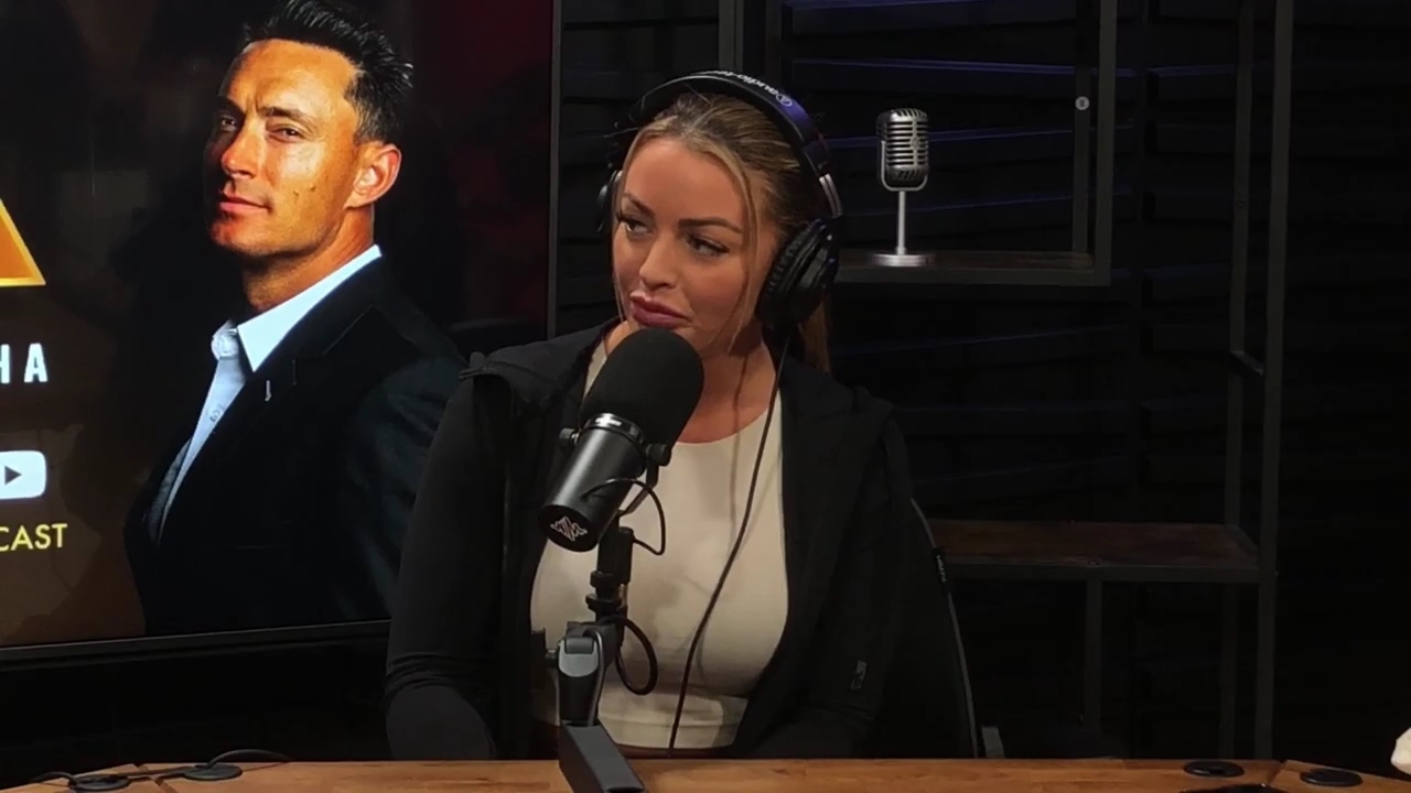 x2mate_com-Ep_15_-_Power_Alphas_Podcast__Chris_Van_Vliet___Mandy_Rose__mp40911.jpg