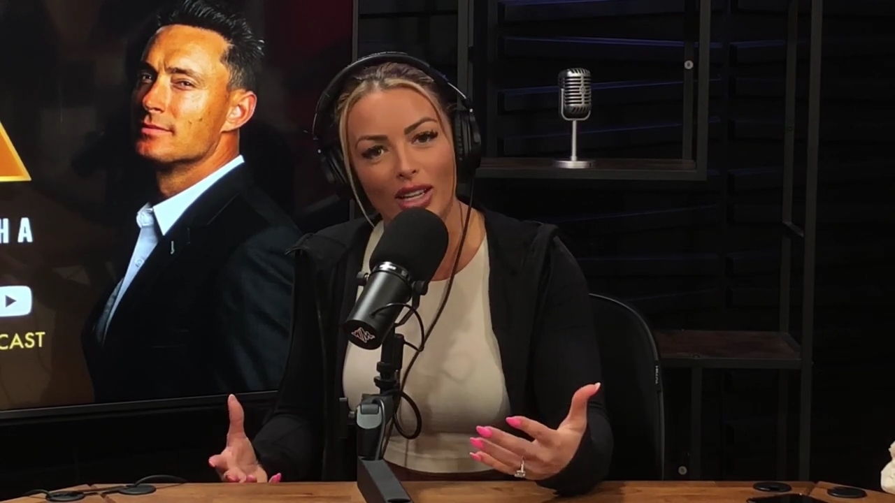 x2mate_com-Ep_15_-_Power_Alphas_Podcast__Chris_Van_Vliet___Mandy_Rose__mp41076.jpg