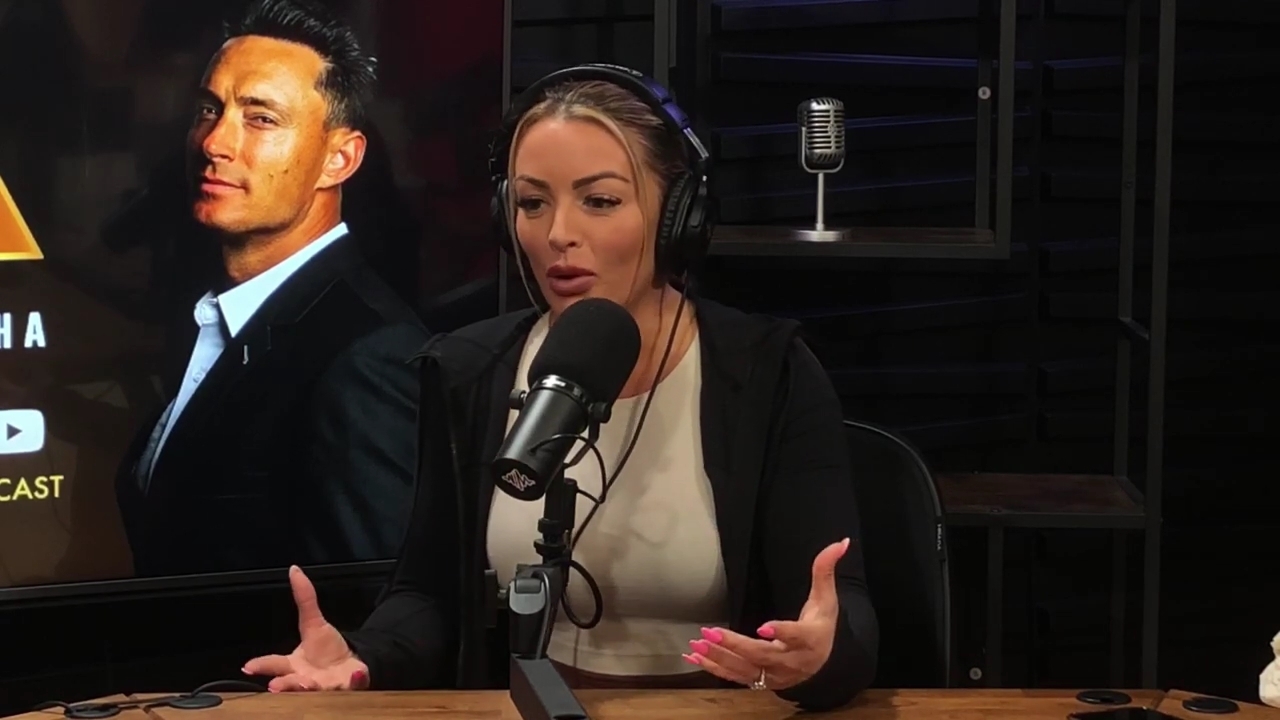 x2mate_com-Ep_15_-_Power_Alphas_Podcast__Chris_Van_Vliet___Mandy_Rose__mp41079.jpg