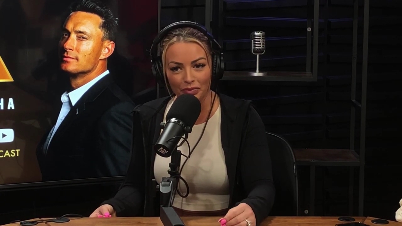 x2mate_com-Ep_15_-_Power_Alphas_Podcast__Chris_Van_Vliet___Mandy_Rose__mp41081.jpg