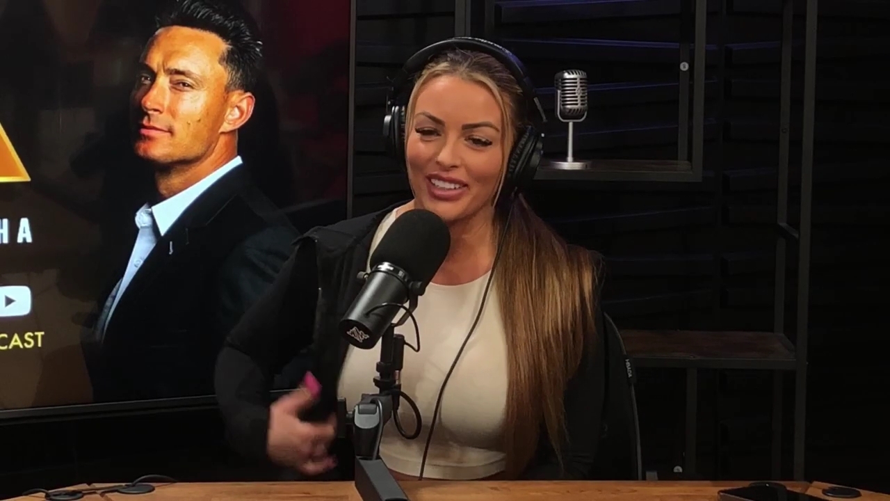 x2mate_com-Ep_15_-_Power_Alphas_Podcast__Chris_Van_Vliet___Mandy_Rose__mp41466.jpg
