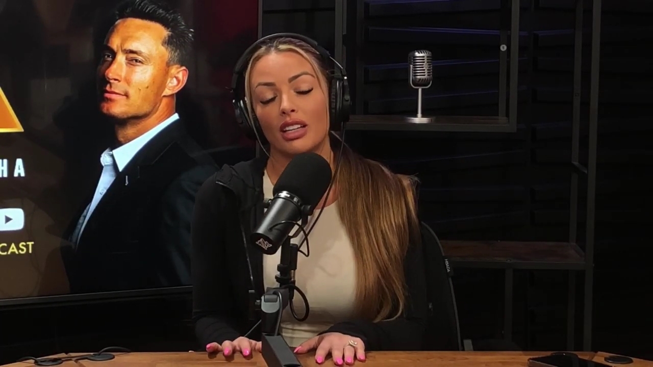 x2mate_com-Ep_15_-_Power_Alphas_Podcast__Chris_Van_Vliet___Mandy_Rose__mp41477.jpg