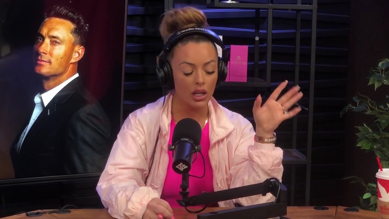 x2mate_com-Ep_16_-_Power_Alphas_Podcast__Relationship_Advice___Mandy_Saccomano__mp42441.jpg