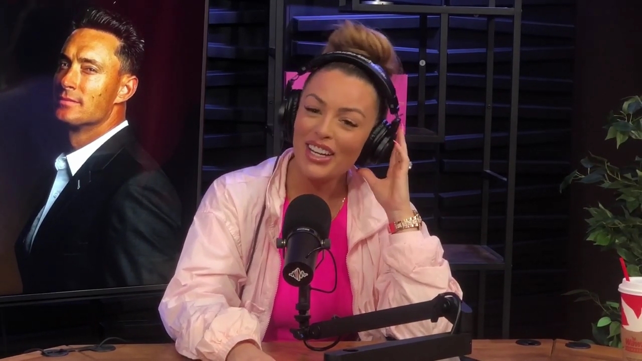 x2mate_com-Ep_16_-_Power_Alphas_Podcast__Relationship_Advice___Mandy_Saccomano__mp42451.jpg