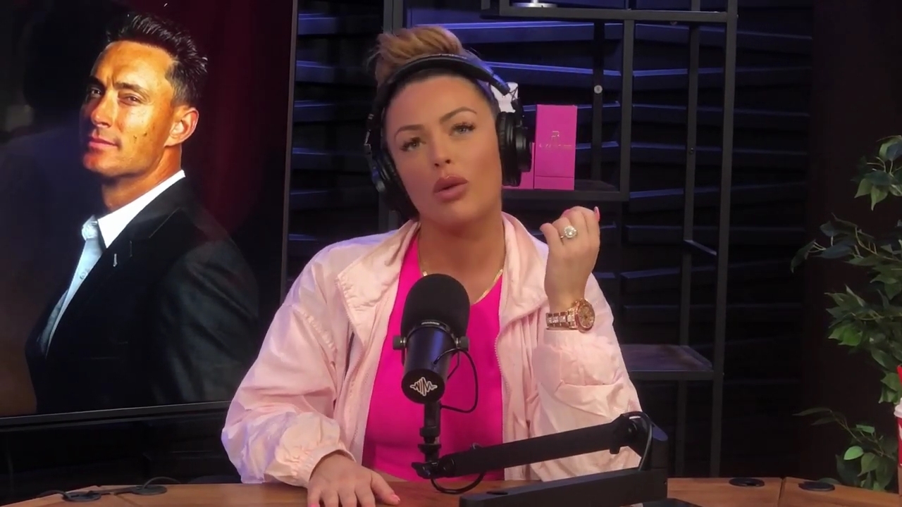x2mate_com-Ep_16_-_Power_Alphas_Podcast__Relationship_Advice___Mandy_Saccomano__mp43662.jpg