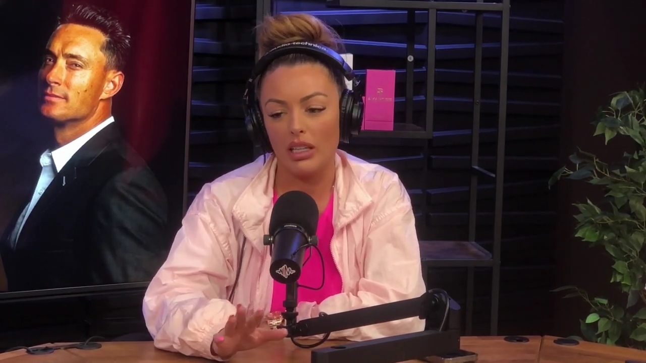 x2mate_com-Ep_16_-_Power_Alphas_Podcast__Relationship_Advice___Mandy_Saccomano__mp44368.jpg