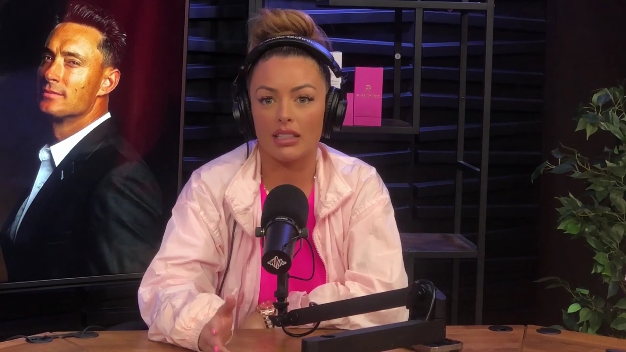x2mate_com-Ep_16_-_Power_Alphas_Podcast__Relationship_Advice___Mandy_Saccomano__mp44369.jpg