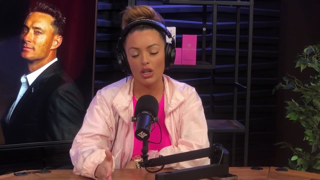 x2mate_com-Ep_16_-_Power_Alphas_Podcast__Relationship_Advice___Mandy_Saccomano__mp44378.jpg