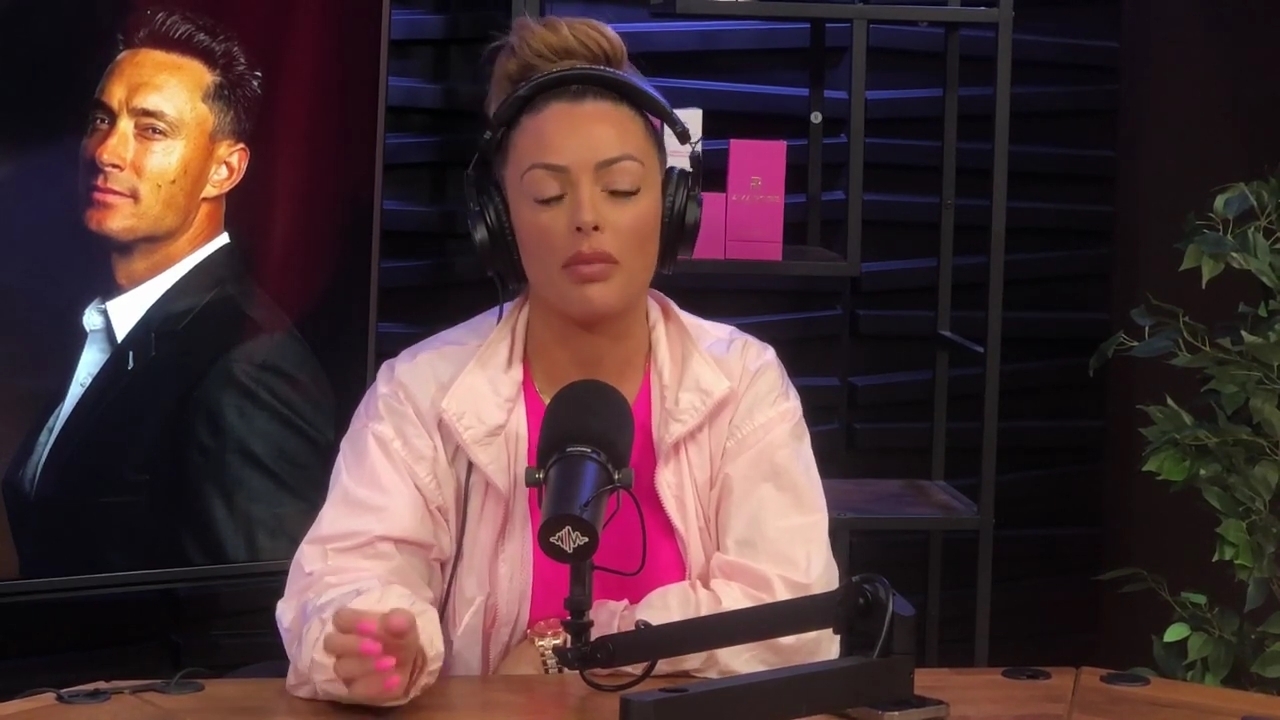 x2mate_com-Ep_16_-_Power_Alphas_Podcast__Relationship_Advice___Mandy_Saccomano__mp44382.jpg
