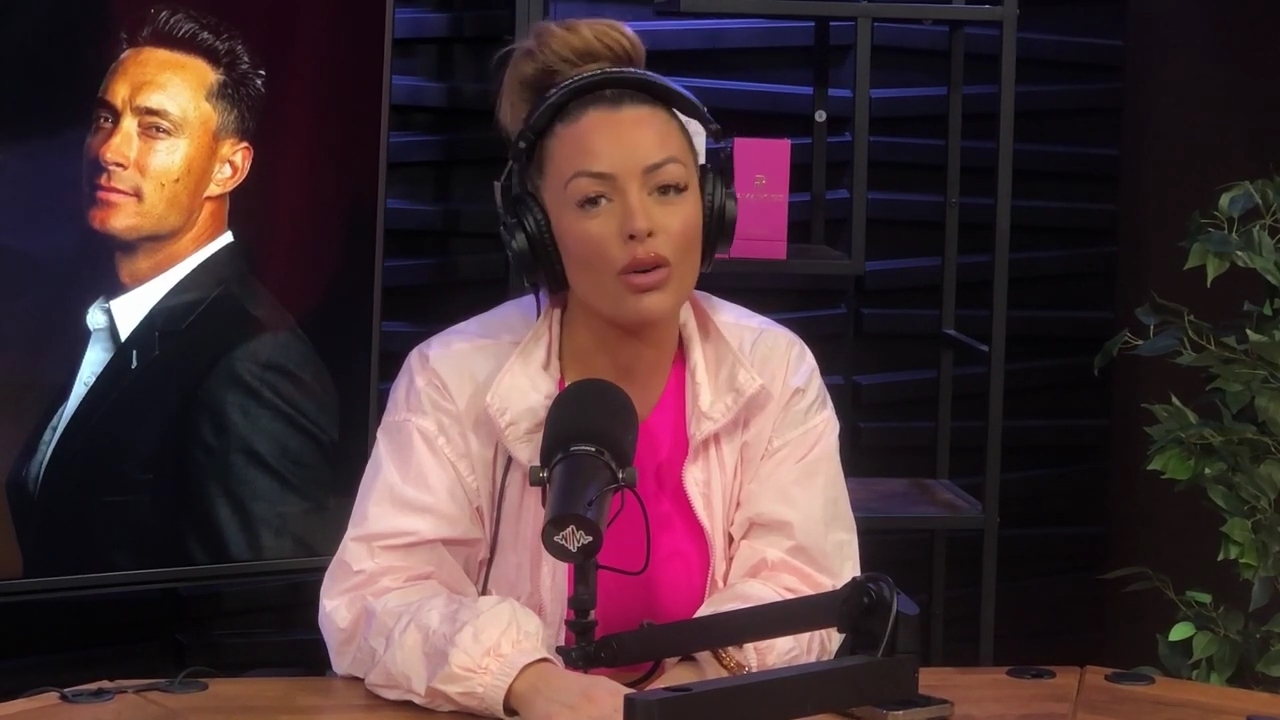 x2mate_com-Ep_16_-_Power_Alphas_Podcast__Relationship_Advice___Mandy_Saccomano__mp44527.jpg