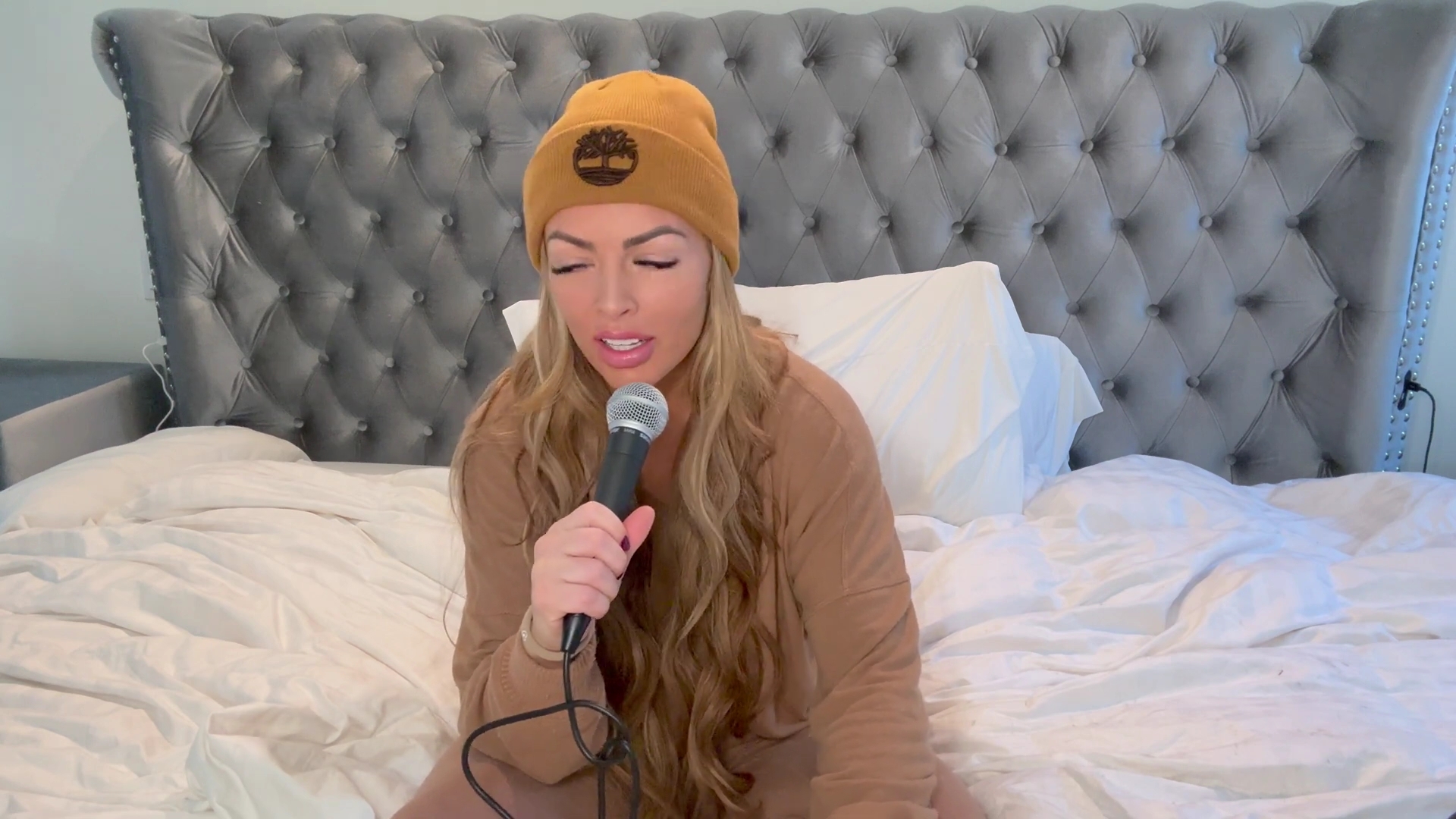 x2mate_com-Ep_6_-_BTS_Stories___Tough_Enough__and__Total_Divas____Power_Alphas_Podcast_w__Mandy_Saccomanno-281080p29_mp41630.jpg