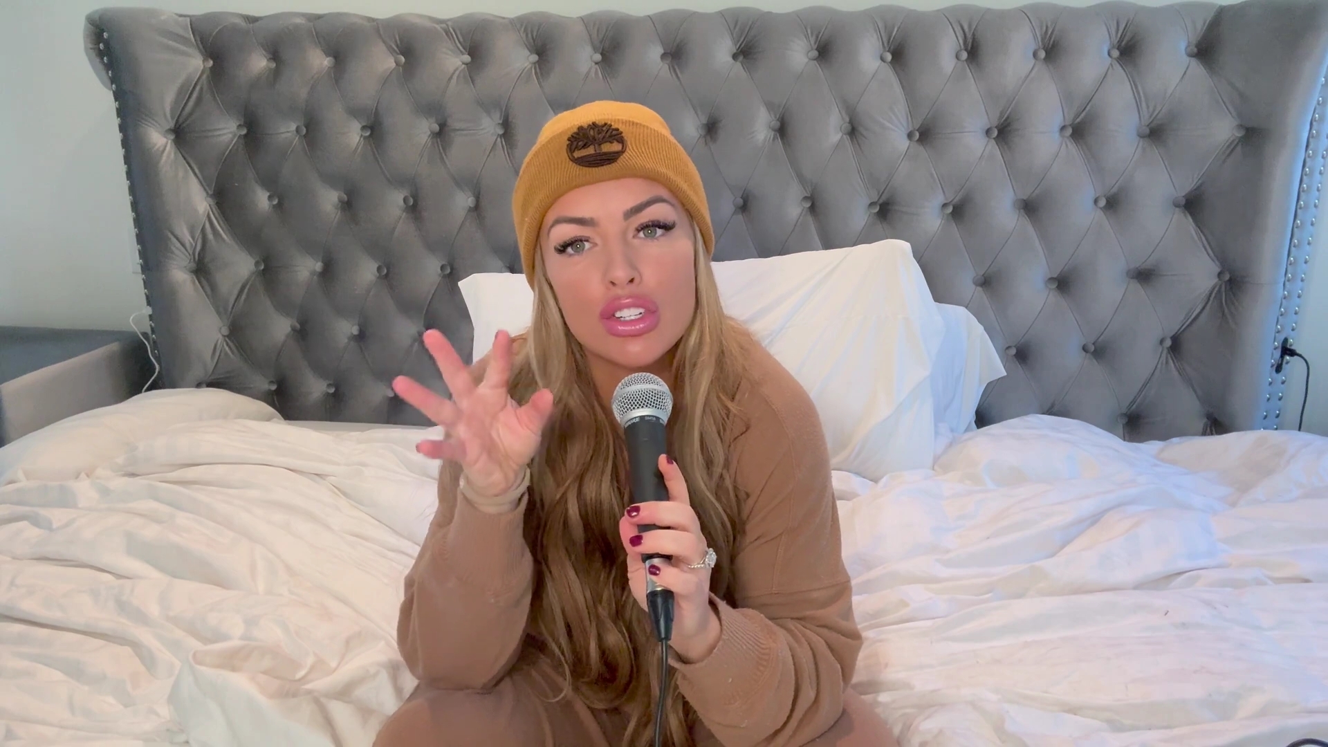 x2mate_com-Ep_6_-_BTS_Stories___Tough_Enough__and__Total_Divas____Power_Alphas_Podcast_w__Mandy_Saccomanno-281080p29_mp41843.jpg