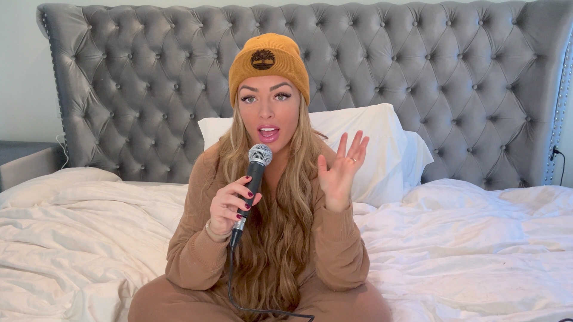x2mate_com-Ep_6_-_BTS_Stories___Tough_Enough__and__Total_Divas____Power_Alphas_Podcast_w__Mandy_Saccomanno-281080p29_mp41921.jpg