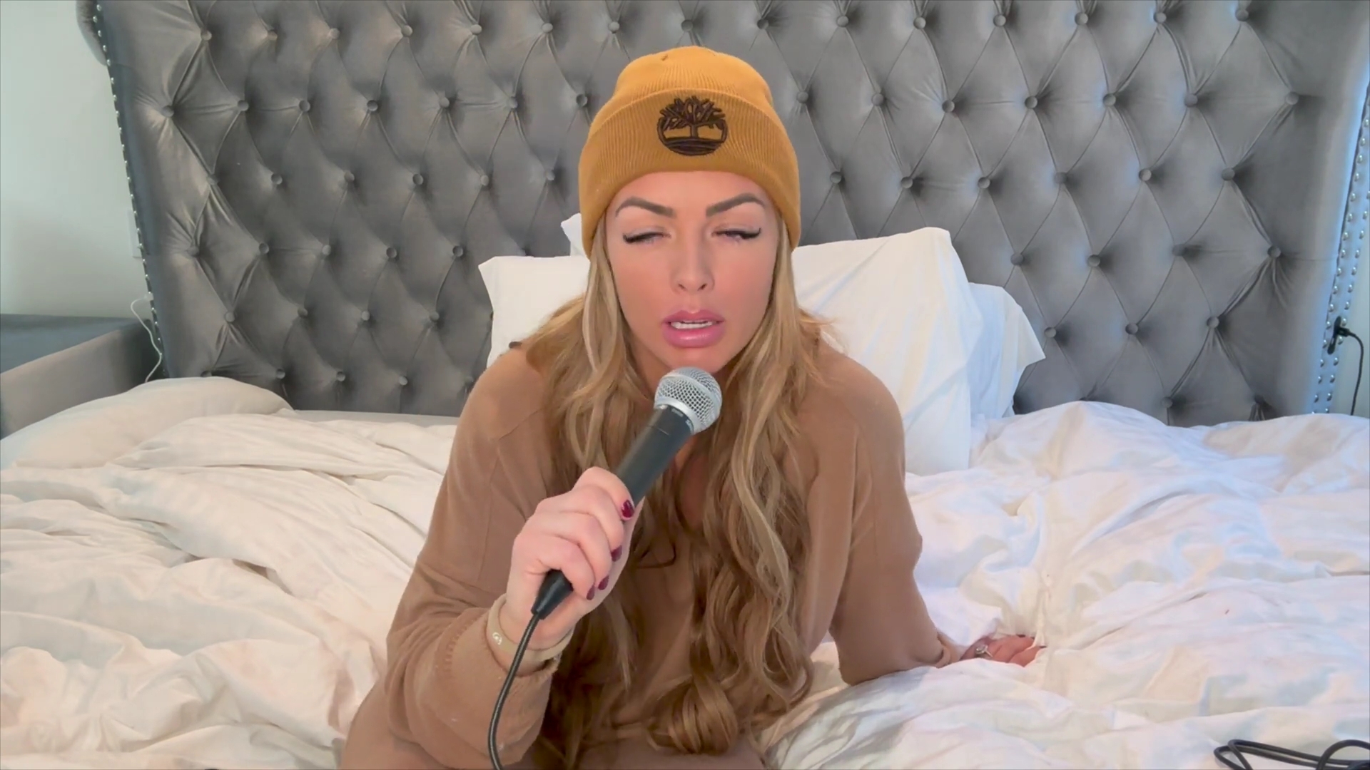 x2mate_com-Ep_6_-_BTS_Stories___Tough_Enough__and__Total_Divas____Power_Alphas_Podcast_w__Mandy_Saccomanno-281080p29_mp42847.jpg