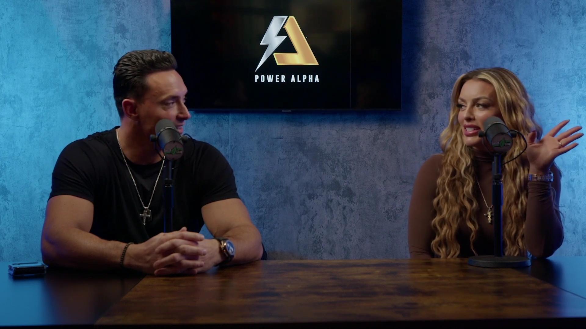 x2mate_com-Ep_9_-_Power_Alphas_Podcast___28Mandy_Saccomanno___Sabby_Piscitelli29-281080p29_mp40124.jpg