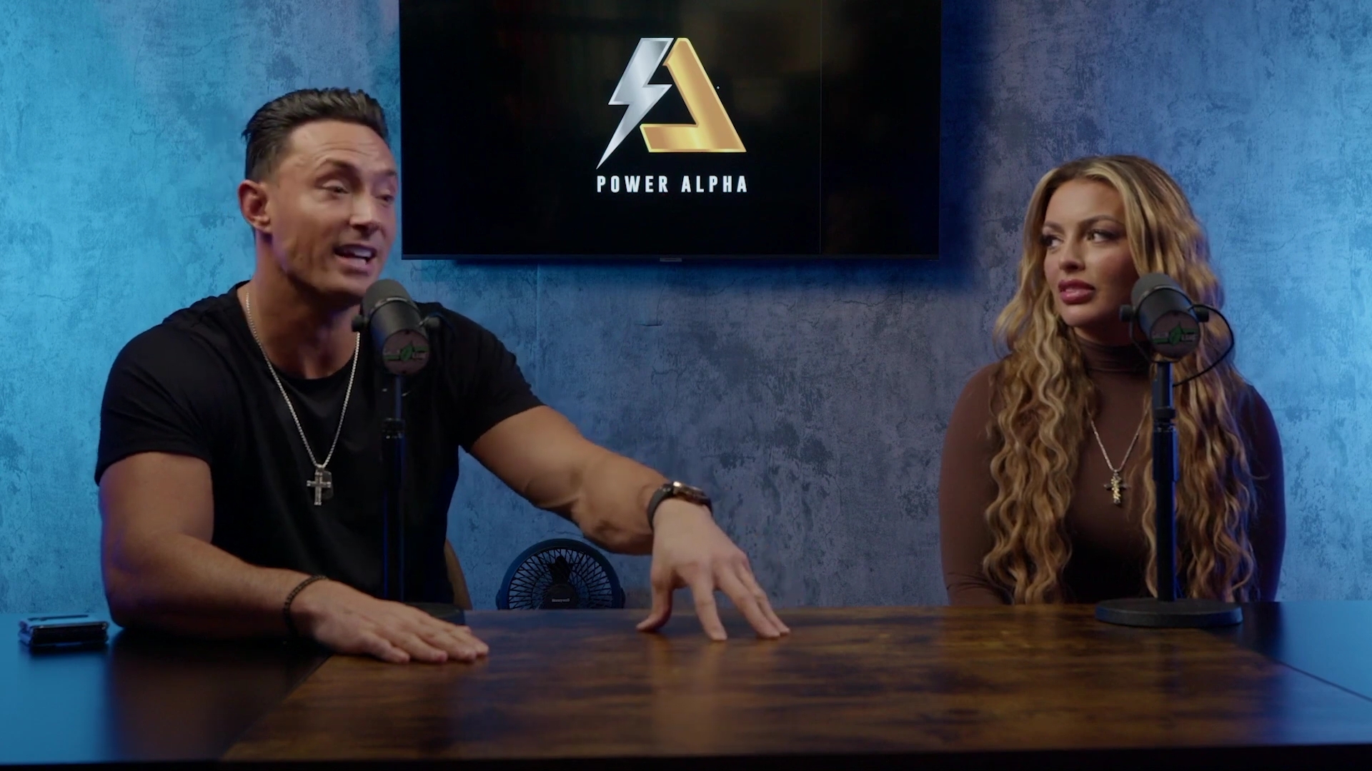 x2mate_com-Ep_9_-_Power_Alphas_Podcast___28Mandy_Saccomanno___Sabby_Piscitelli29-281080p29_mp40220.jpg
