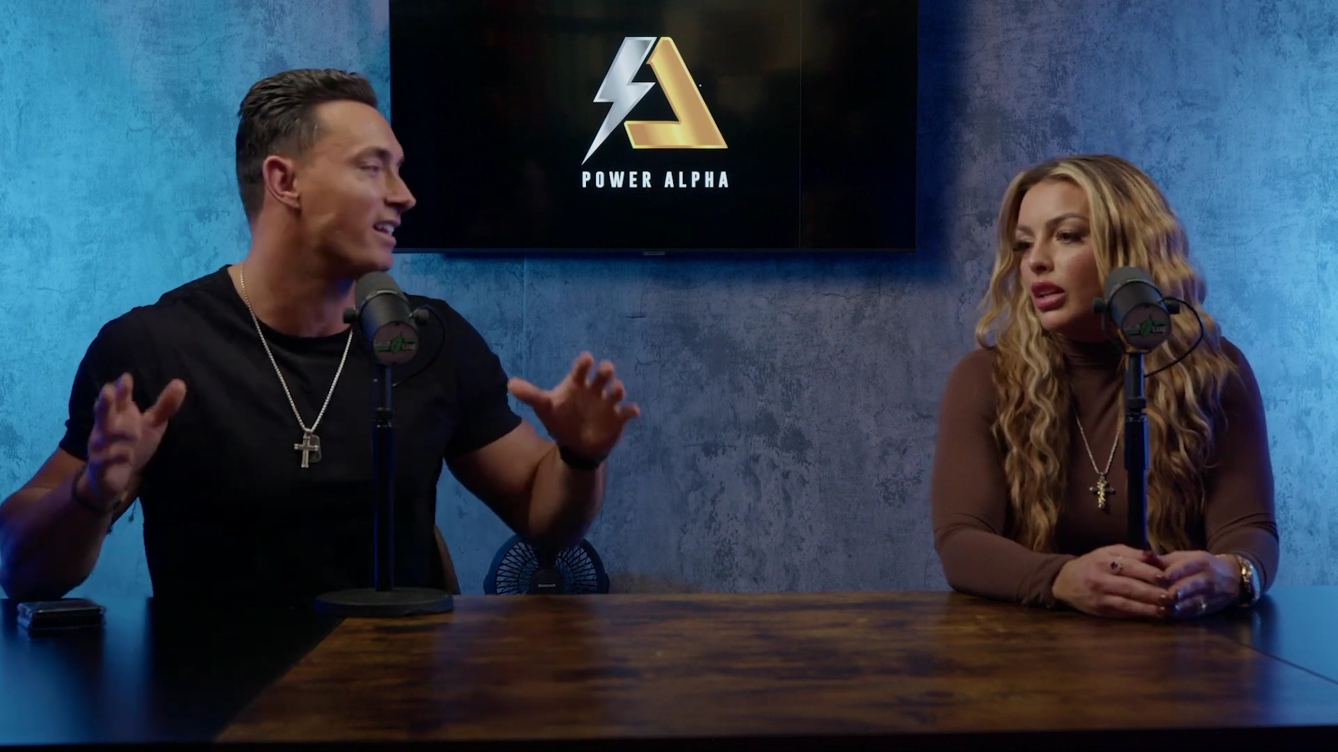 x2mate_com-Ep_9_-_Power_Alphas_Podcast___28Mandy_Saccomanno___Sabby_Piscitelli29-281080p29_mp40249.jpg