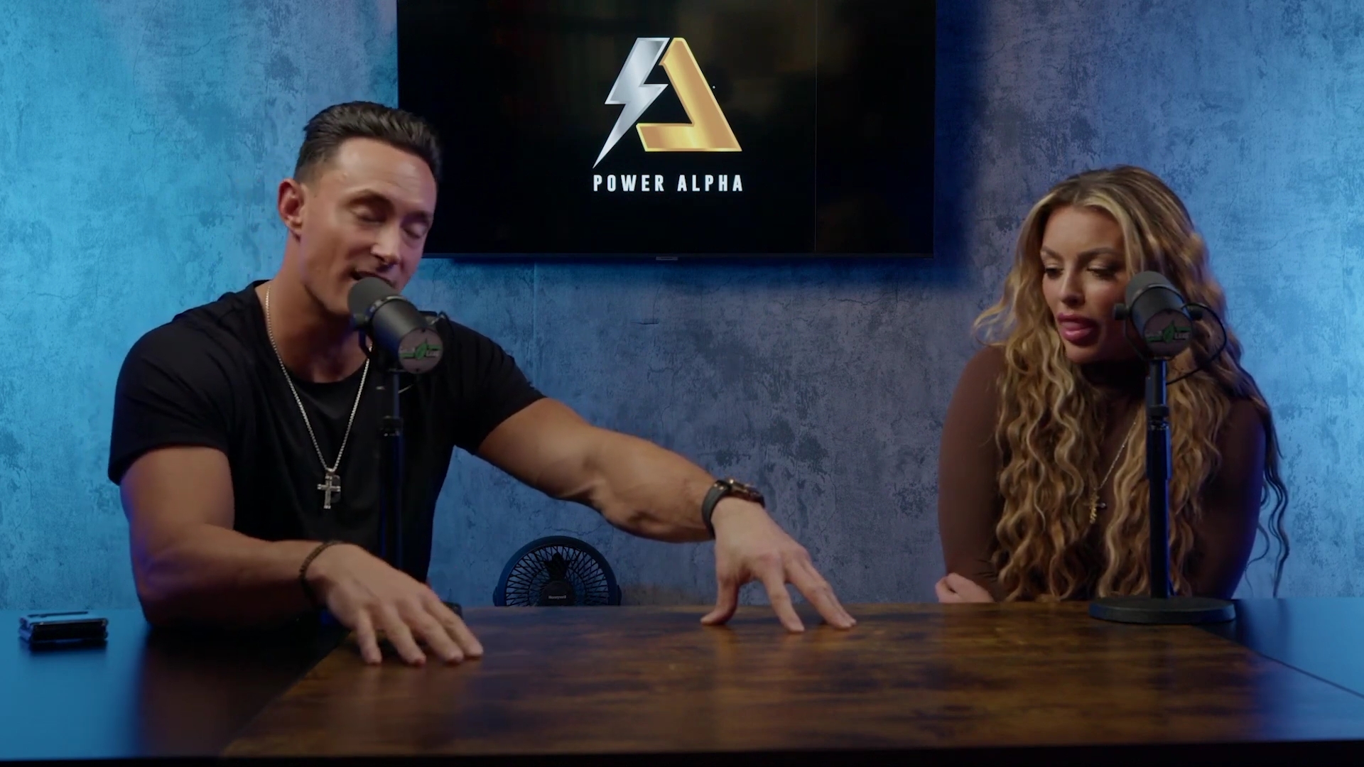 x2mate_com-Ep_9_-_Power_Alphas_Podcast___28Mandy_Saccomanno___Sabby_Piscitelli29-281080p29_mp40417.jpg