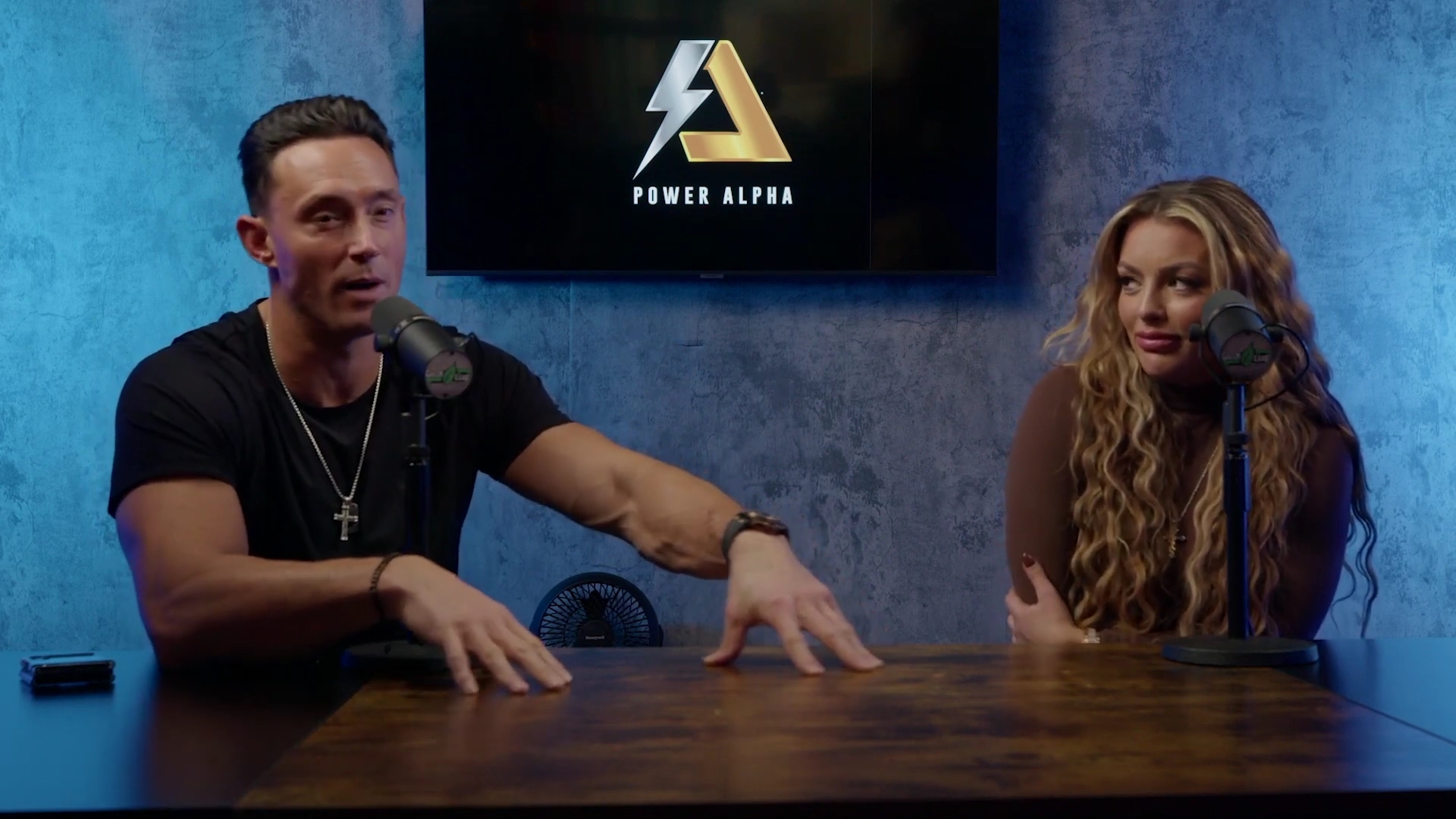 x2mate_com-Ep_9_-_Power_Alphas_Podcast___28Mandy_Saccomanno___Sabby_Piscitelli29-281080p29_mp40418.jpg