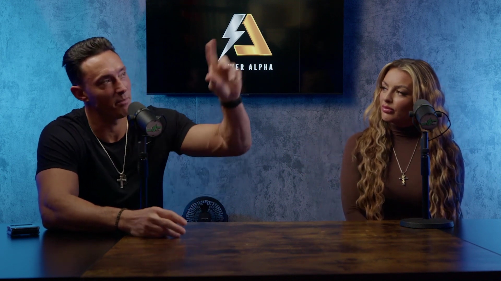 x2mate_com-Ep_9_-_Power_Alphas_Podcast___28Mandy_Saccomanno___Sabby_Piscitelli29-281080p29_mp40511.jpg