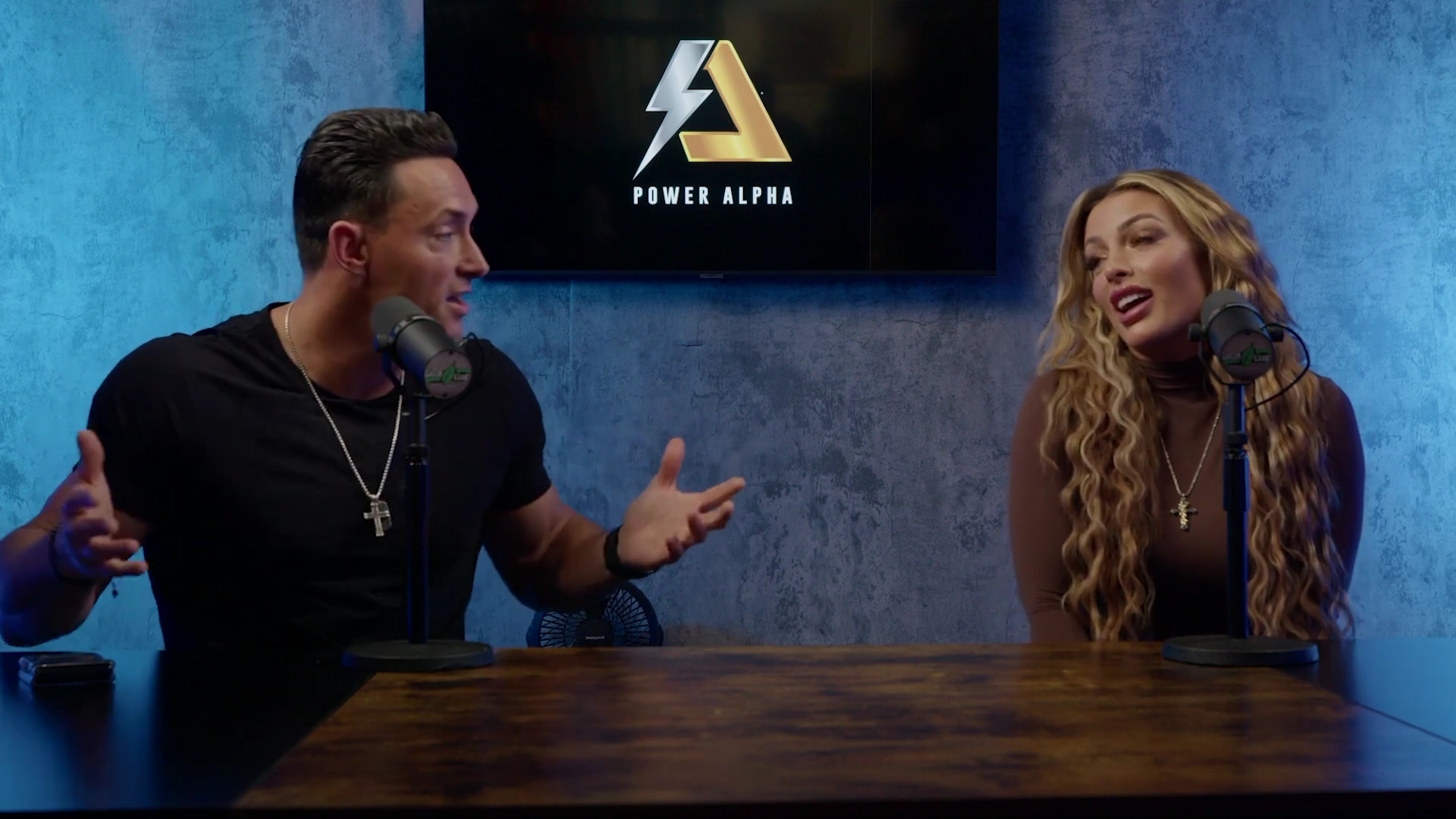 x2mate_com-Ep_9_-_Power_Alphas_Podcast___28Mandy_Saccomanno___Sabby_Piscitelli29-281080p29_mp40527.jpg