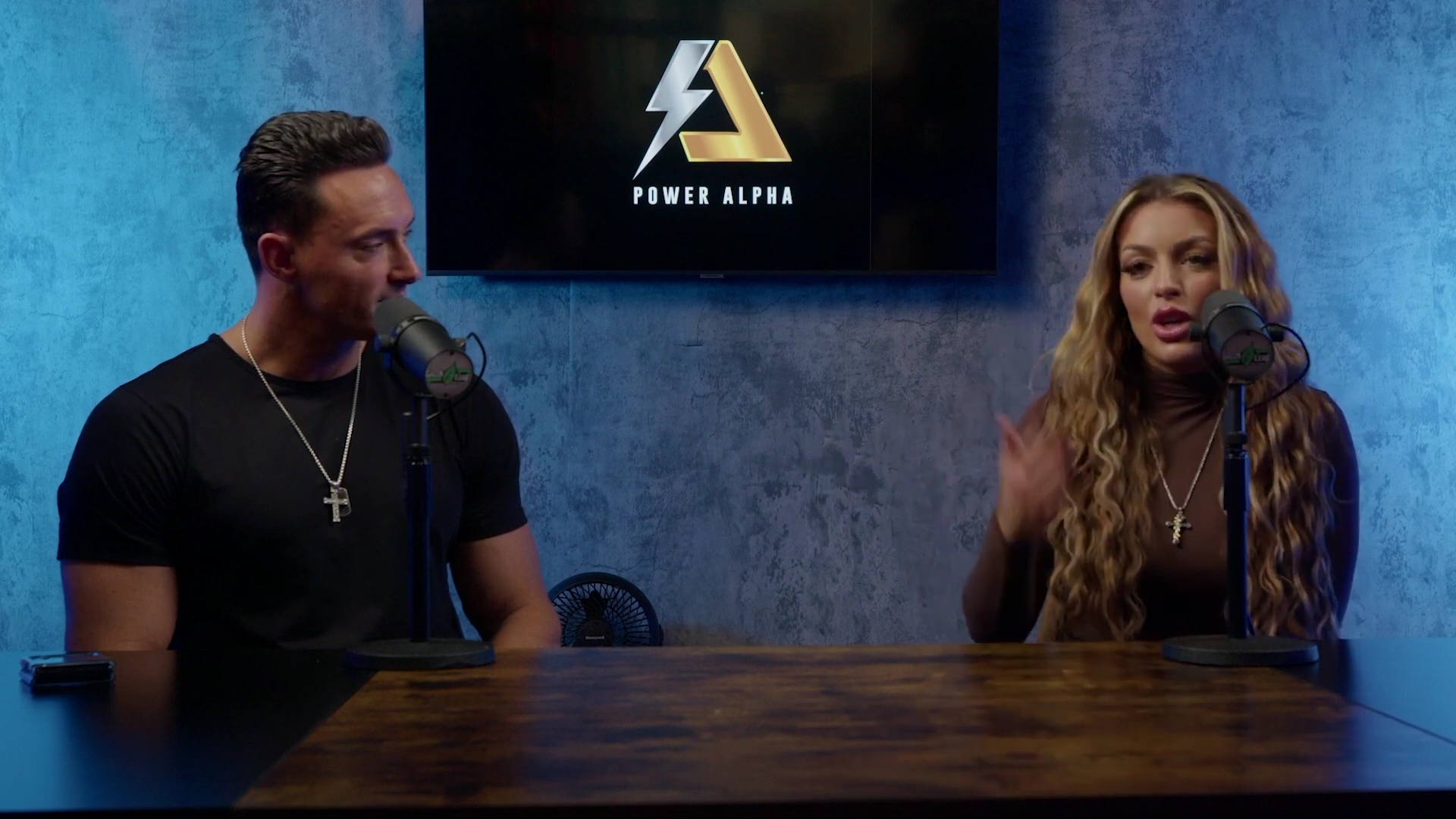 x2mate_com-Ep_9_-_Power_Alphas_Podcast___28Mandy_Saccomanno___Sabby_Piscitelli29-281080p29_mp40547.jpg