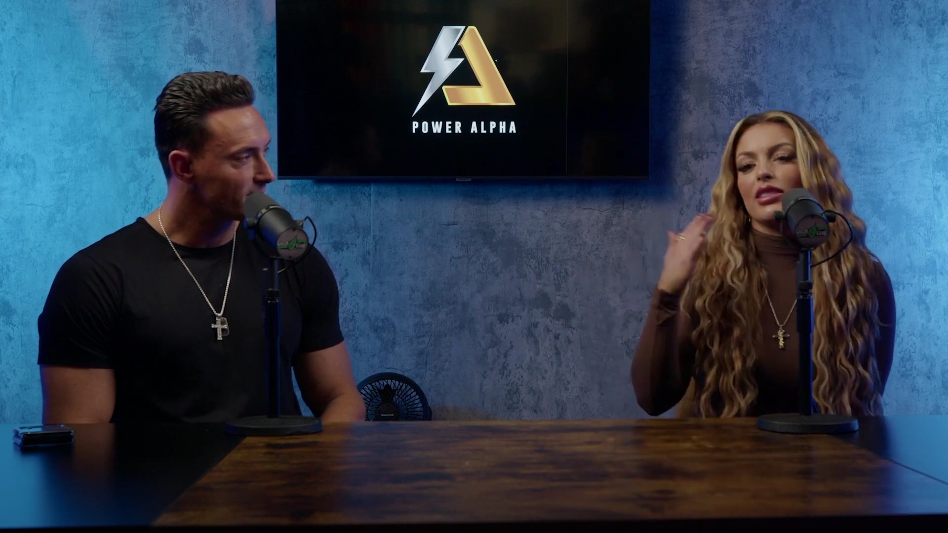 x2mate_com-Ep_9_-_Power_Alphas_Podcast___28Mandy_Saccomanno___Sabby_Piscitelli29-281080p29_mp40548.jpg