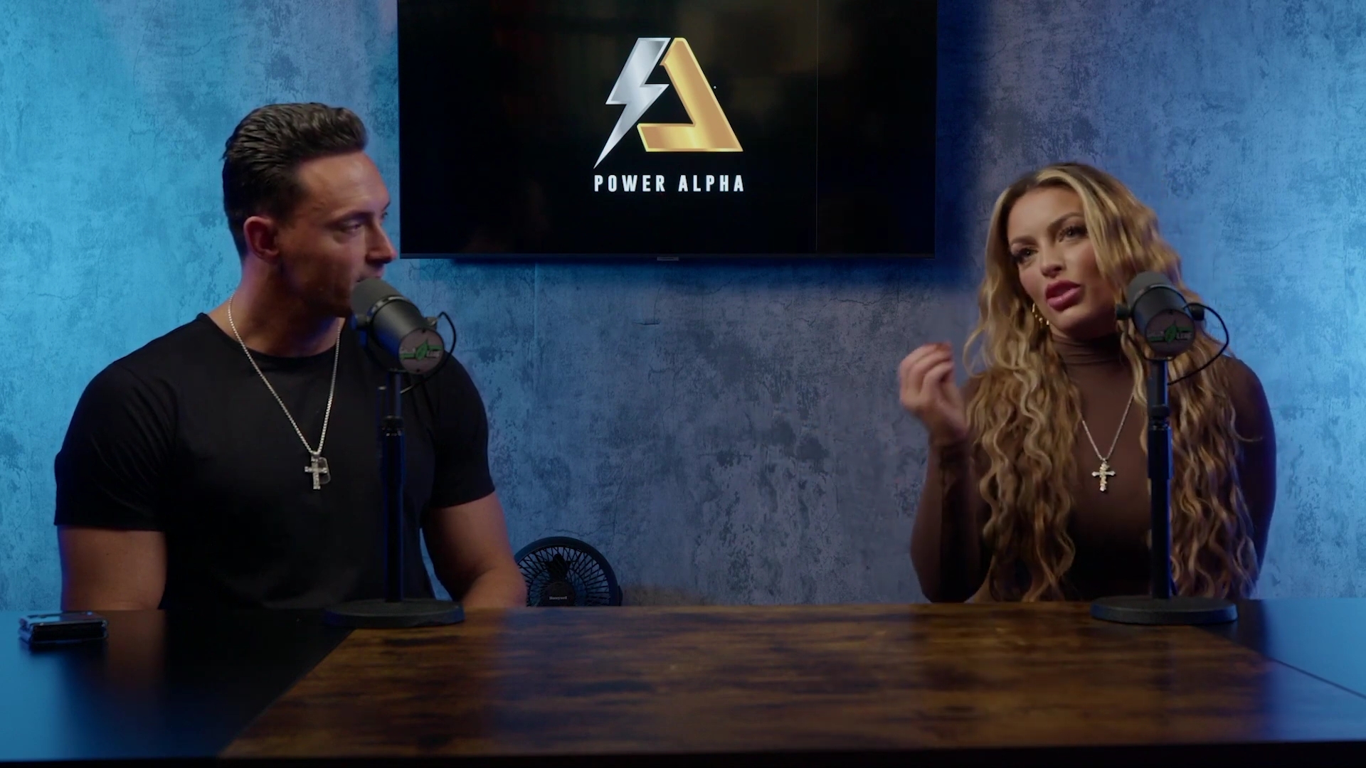 x2mate_com-Ep_9_-_Power_Alphas_Podcast___28Mandy_Saccomanno___Sabby_Piscitelli29-281080p29_mp40549.jpg