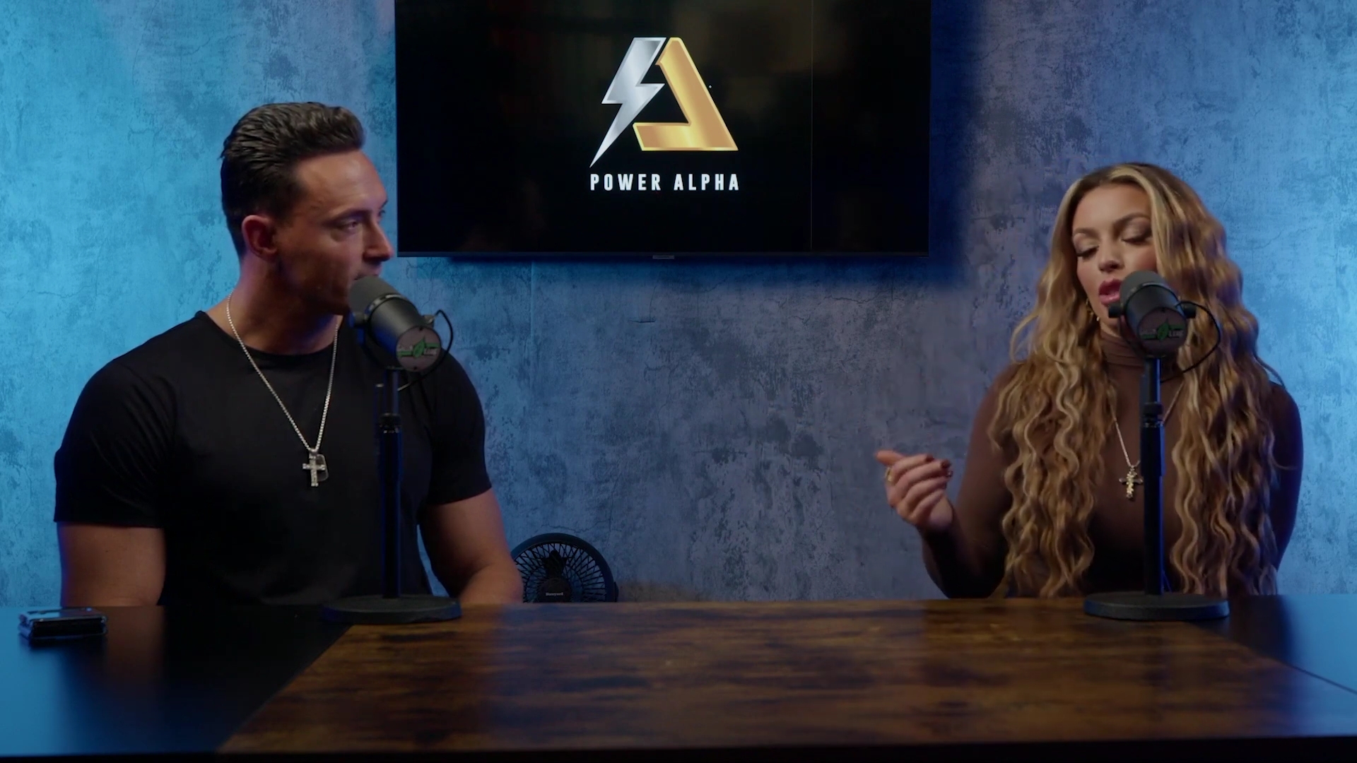 x2mate_com-Ep_9_-_Power_Alphas_Podcast___28Mandy_Saccomanno___Sabby_Piscitelli29-281080p29_mp40550.jpg