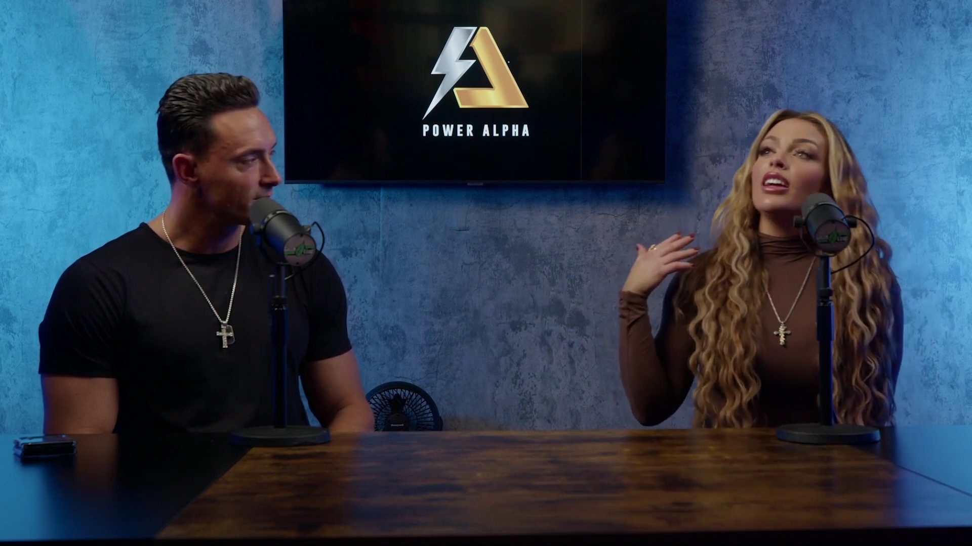 x2mate_com-Ep_9_-_Power_Alphas_Podcast___28Mandy_Saccomanno___Sabby_Piscitelli29-281080p29_mp40551.jpg