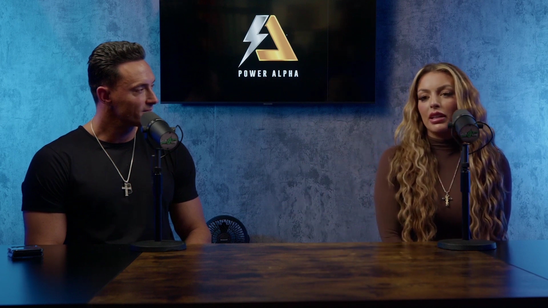 x2mate_com-Ep_9_-_Power_Alphas_Podcast___28Mandy_Saccomanno___Sabby_Piscitelli29-281080p29_mp40554.jpg