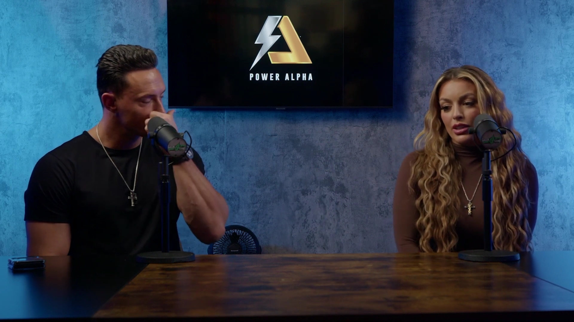 x2mate_com-Ep_9_-_Power_Alphas_Podcast___28Mandy_Saccomanno___Sabby_Piscitelli29-281080p29_mp40555.jpg