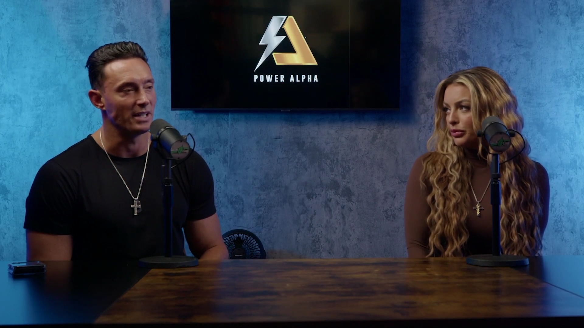 x2mate_com-Ep_9_-_Power_Alphas_Podcast___28Mandy_Saccomanno___Sabby_Piscitelli29-281080p29_mp40574.jpg