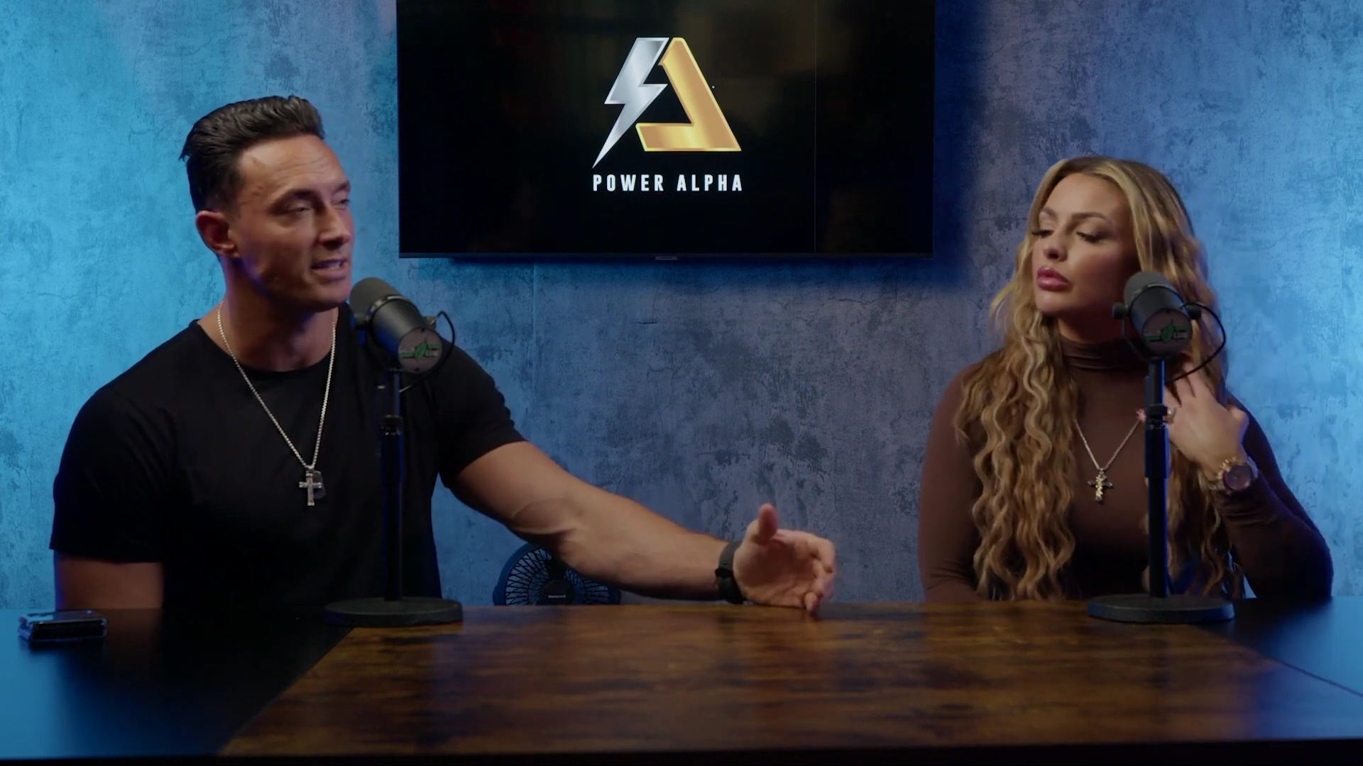 x2mate_com-Ep_9_-_Power_Alphas_Podcast___28Mandy_Saccomanno___Sabby_Piscitelli29-281080p29_mp40578.jpg