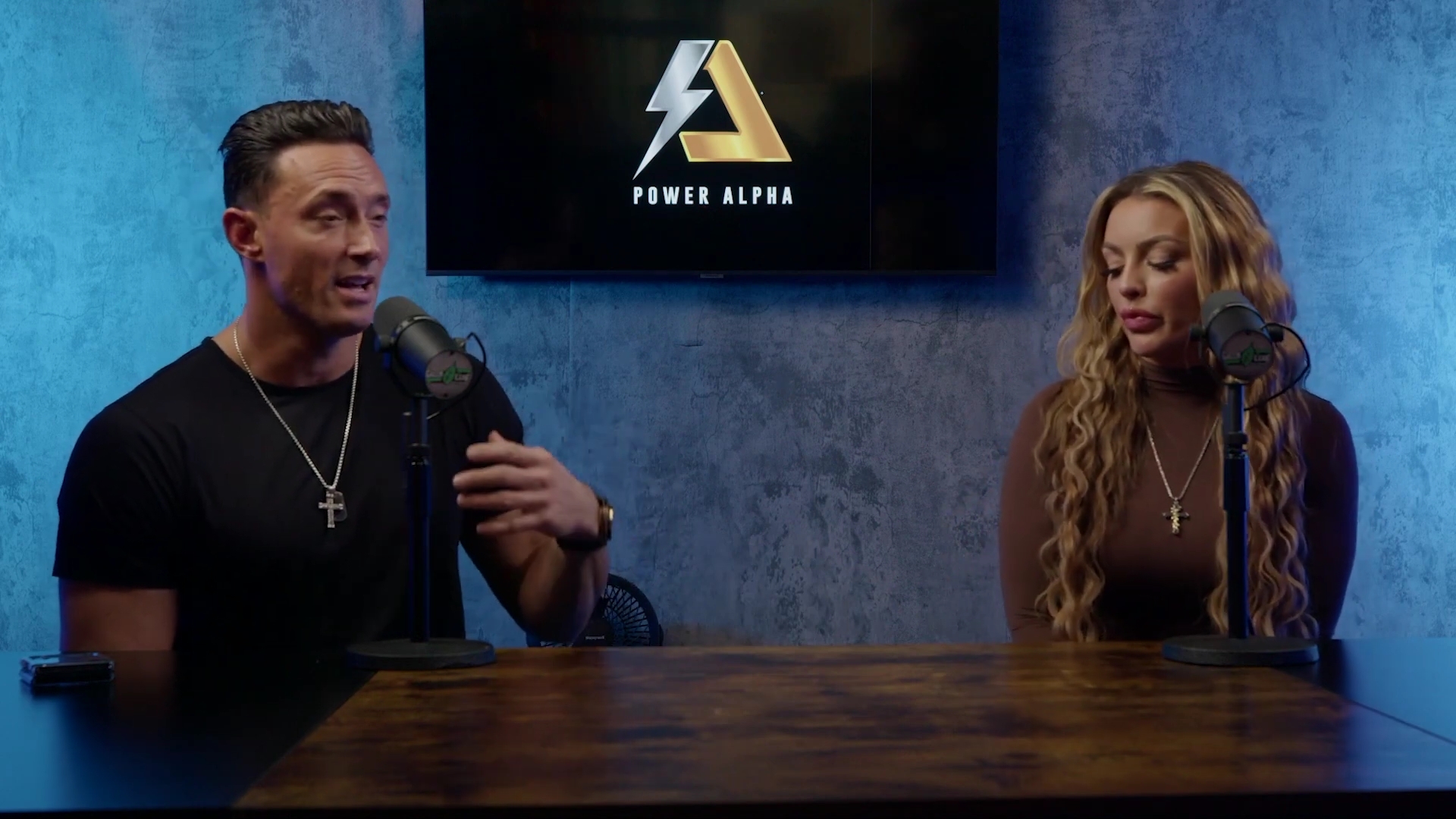x2mate_com-Ep_9_-_Power_Alphas_Podcast___28Mandy_Saccomanno___Sabby_Piscitelli29-281080p29_mp40583.jpg