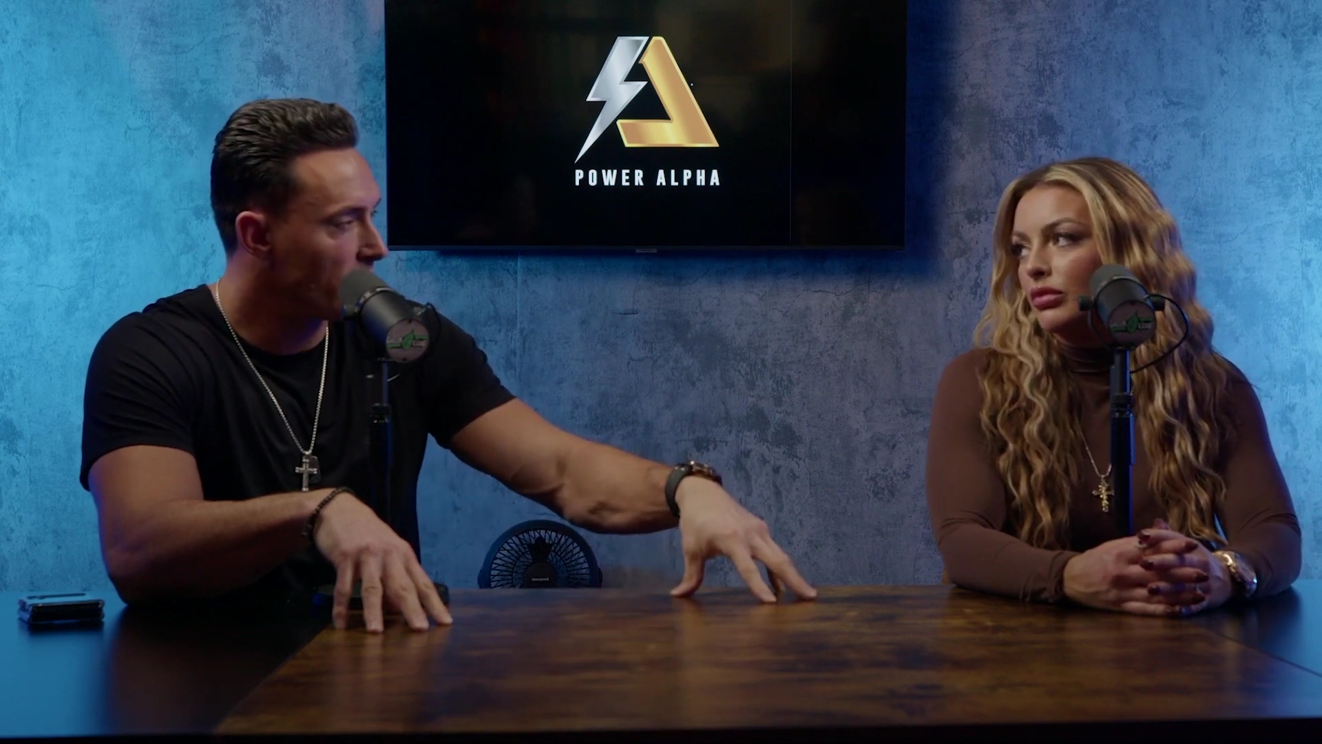 x2mate_com-Ep_9_-_Power_Alphas_Podcast___28Mandy_Saccomanno___Sabby_Piscitelli29-281080p29_mp40601.jpg