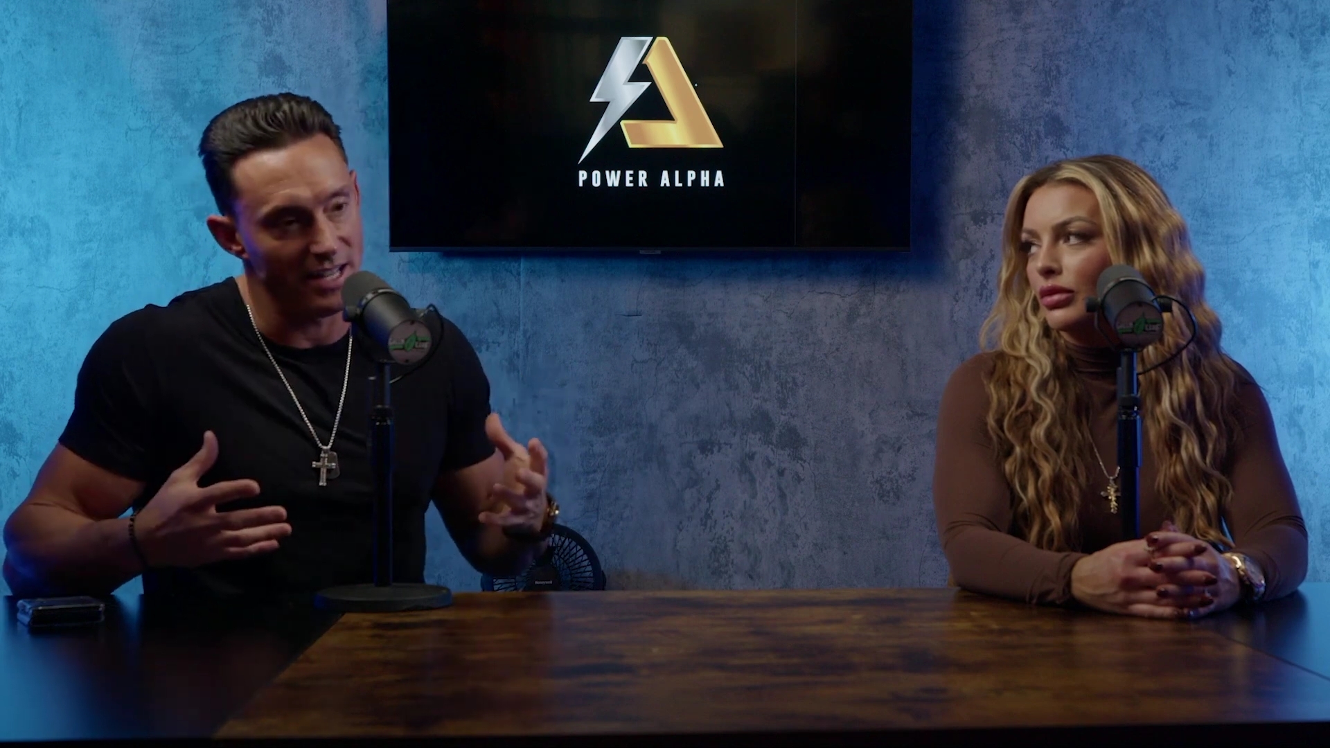 x2mate_com-Ep_9_-_Power_Alphas_Podcast___28Mandy_Saccomanno___Sabby_Piscitelli29-281080p29_mp40606.jpg