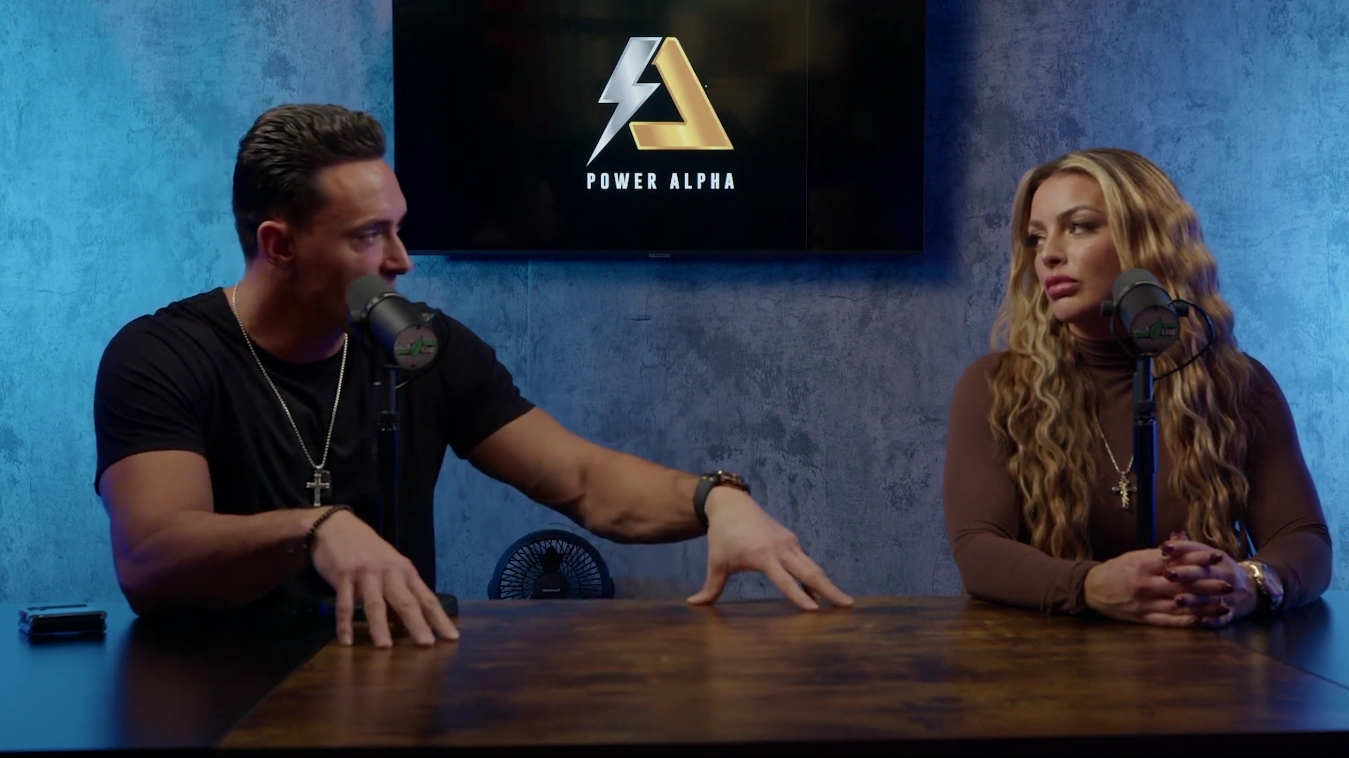 x2mate_com-Ep_9_-_Power_Alphas_Podcast___28Mandy_Saccomanno___Sabby_Piscitelli29-281080p29_mp40617.jpg