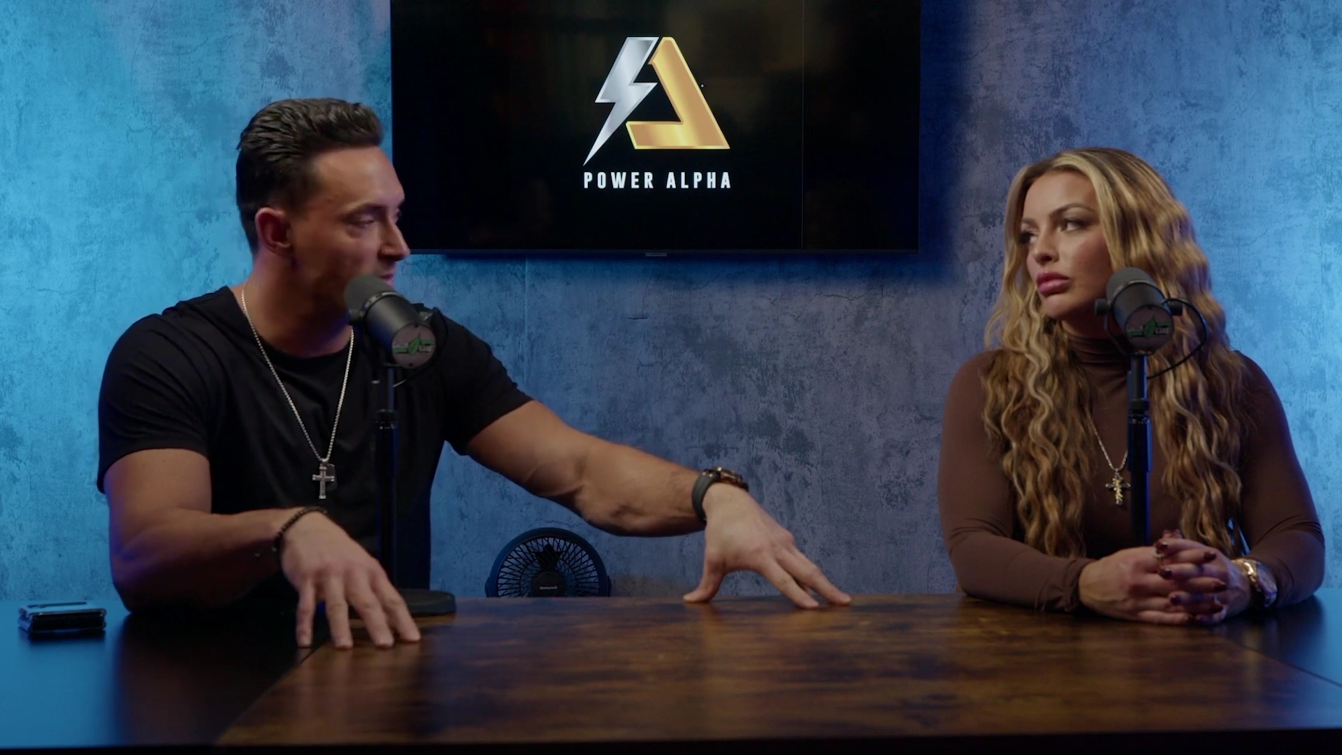 x2mate_com-Ep_9_-_Power_Alphas_Podcast___28Mandy_Saccomanno___Sabby_Piscitelli29-281080p29_mp40620.jpg